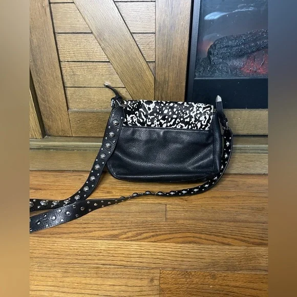 LIKE NEW Michael Kors Black & White Animal Print Leather Crossbody Studded Strap - Picture 3 of 9